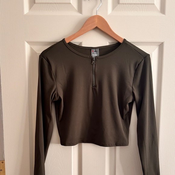 Active Ribbed Cropped Top - Olive - Picture 3 of 7